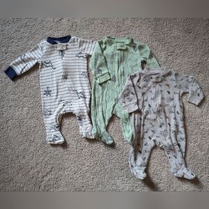 Carter's - footie pajamas - 3 months- lot of 3